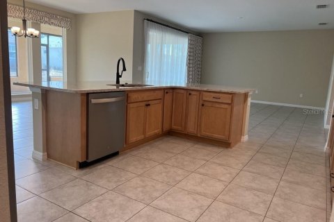 House in Ocala, Florida 2 bedrooms, 230.03 sq.m. № 2219470 - photo 12