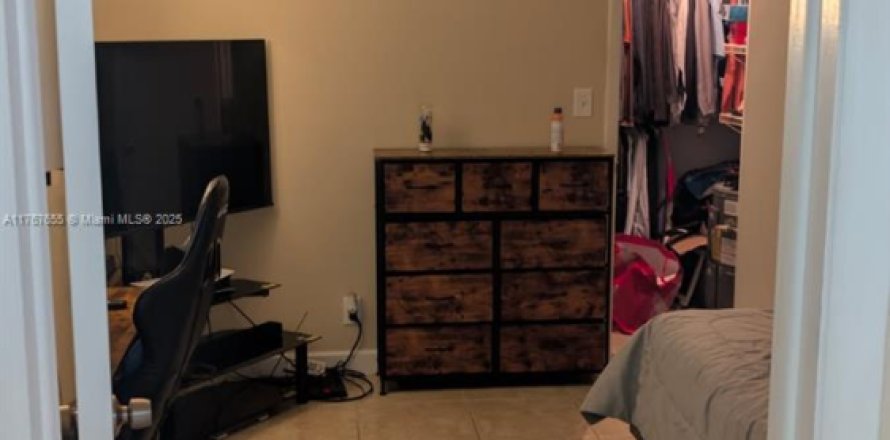 Condo in Hollywood, Florida, 1 bedroom  № 1867865