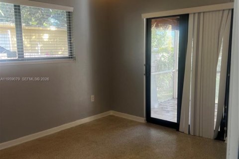 Casa en alquiler en Miami, Florida, 3 dormitorios, 96.62 m2 № 2023677 - foto 9