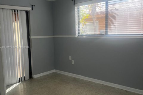 Casa en alquiler en Miami, Florida, 3 dormitorios, 96.62 m2 № 2023677 - foto 8