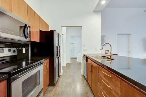Купить кондоминиум в Майами, Флорида 2 спальни, 76.64м2, № 1958387 - фото 7