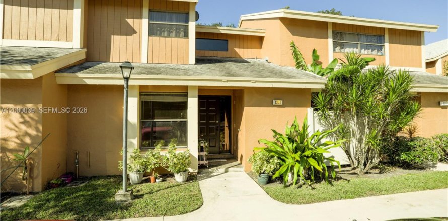 Таунхаус в Коконат Крик, Флорида 3 спальни, 137.31м2 № 2067136