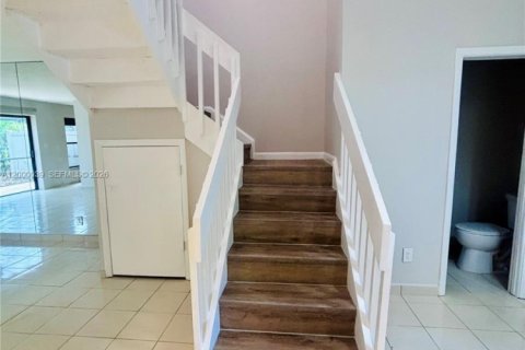 Снять в аренду таунхаус в Коконат Крик, Флорида 3 спальни, 137.31м2, № 2067136 - фото 20