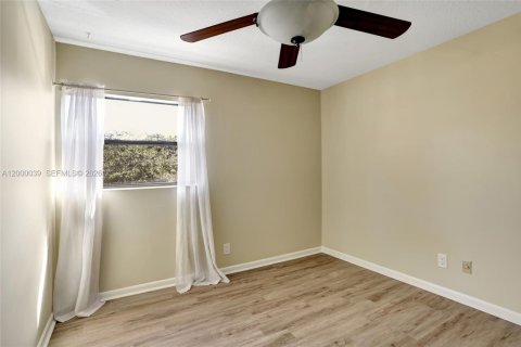 Снять в аренду таунхаус в Коконат Крик, Флорида 3 спальни, 137.31м2, № 2067136 - фото 28