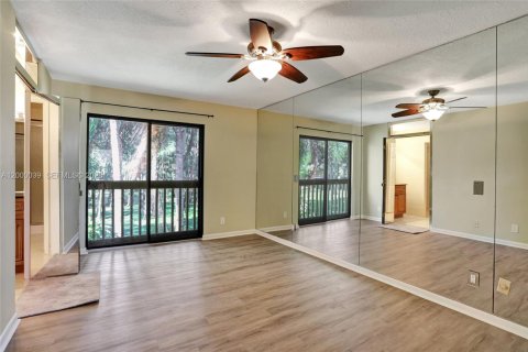 Снять в аренду таунхаус в Коконат Крик, Флорида 3 спальни, 137.31м2, № 2067136 - фото 22