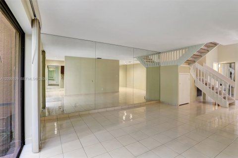 Снять в аренду таунхаус в Коконат Крик, Флорида 3 спальни, 137.31м2, № 2067136 - фото 9