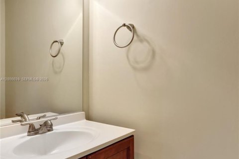 Снять в аренду таунхаус в Коконат Крик, Флорида 3 спальни, 137.31м2, № 2067136 - фото 16