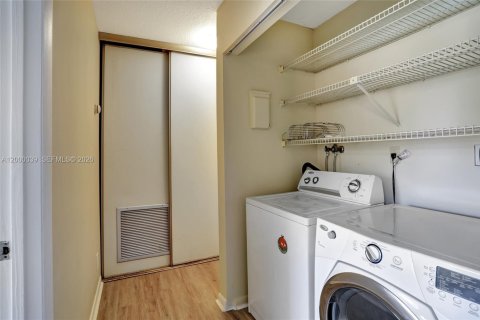 Снять в аренду таунхаус в Коконат Крик, Флорида 3 спальни, 137.31м2, № 2067136 - фото 30