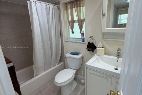 Condominio en venta en Sunrise, Florida, 1 dormitorio, 59.46 m2 № 2154349 - foto 6
