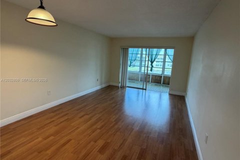 Condominio en venta en Sunrise, Florida, 1 dormitorio, 59.46 m2 № 2154349 - foto 7