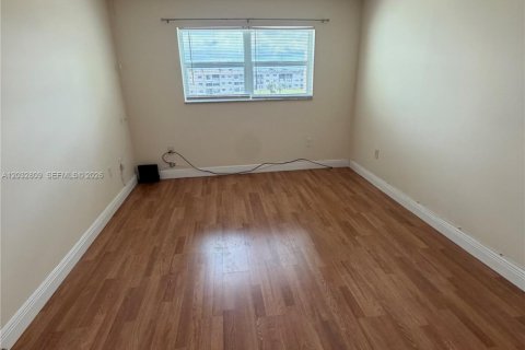 Condominio en venta en Sunrise, Florida, 1 dormitorio, 59.46 m2 № 2154349 - foto 5