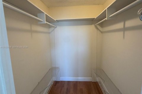 Condominio en venta en Sunrise, Florida, 1 dormitorio, 59.46 m2 № 2154349 - foto 4