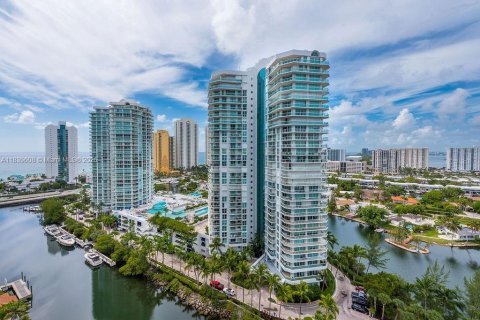 Condominio en venta en Sunny Isles Beach, Florida, 3 dormitorios, 175.77 m2 № 2022378 - foto 2
