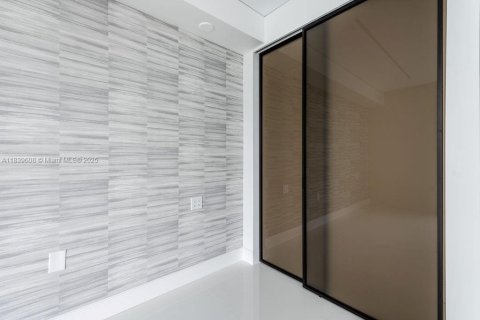 Condominio en venta en Sunny Isles Beach, Florida, 3 dormitorios, 175.77 m2 № 2022378 - foto 13