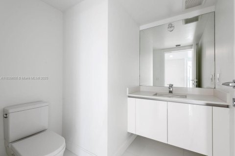 Condominio en venta en Sunny Isles Beach, Florida, 3 dormitorios, 175.77 m2 № 2022378 - foto 9