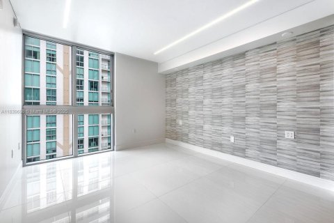 Condominio en venta en Sunny Isles Beach, Florida, 3 dormitorios, 175.77 m2 № 2022378 - foto 16