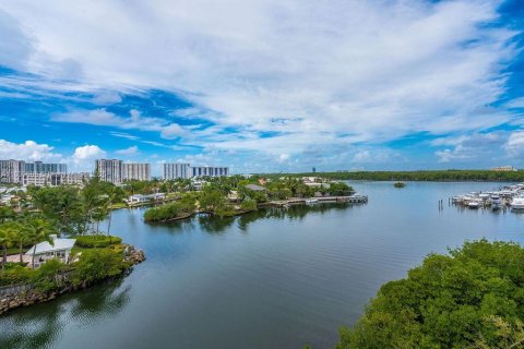 Condominio en Sunny Isles Beach, Florida, 3 dormitorios  № 2022378