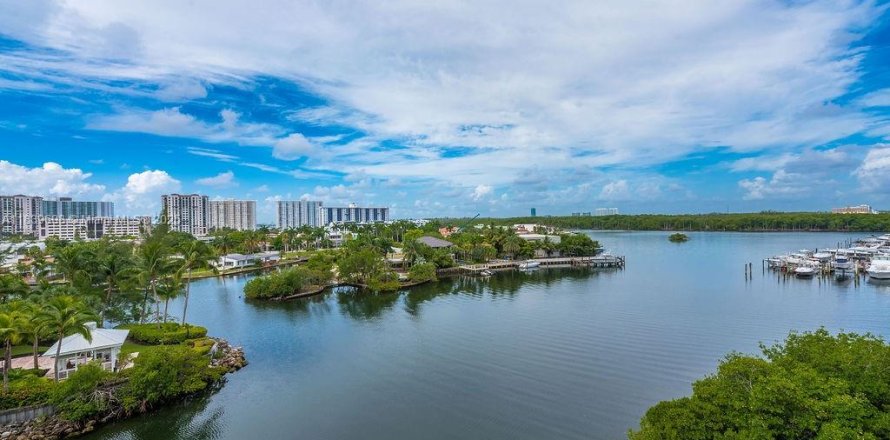 Condominio en Sunny Isles Beach, Florida, 3 dormitorios  № 2022378