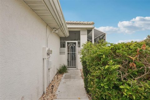 Casa en venta en Sun City Center, Florida, 3 dormitorios, 199 m2 № 1902783 - foto 2
