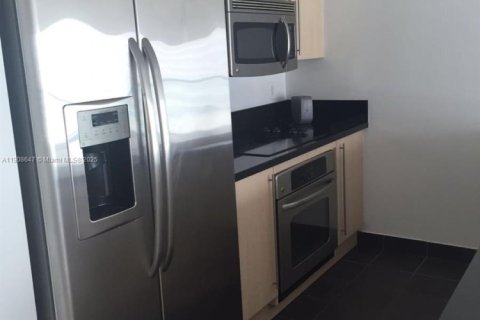 Condo in Miami, Florida, 1 bedroom № 1964363