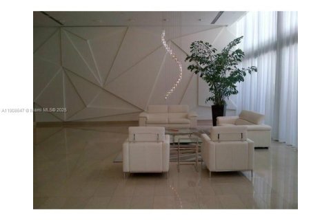 Condo in Miami, Florida, 1 bedroom № 1964363 - photo 14