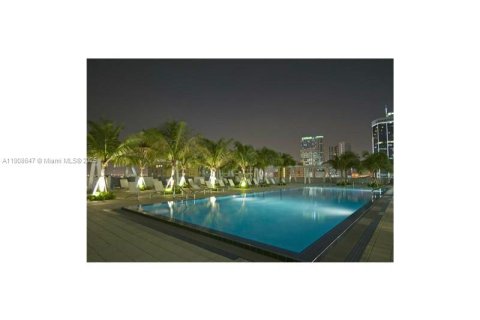 Condo in Miami, Florida, 1 bedroom № 1964363 - photo 16