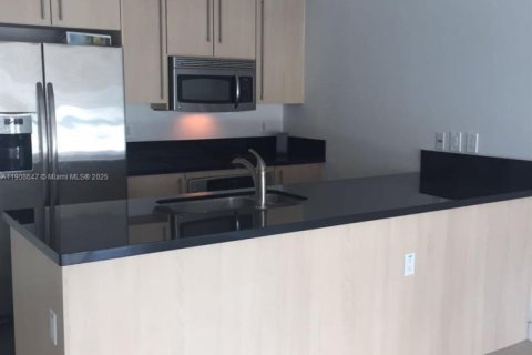 Condo in Miami, Florida, 1 bedroom № 1964363 - photo 6
