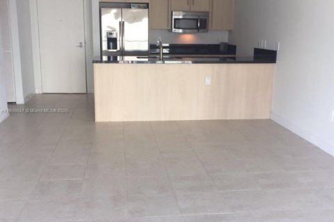 Condo in Miami, Florida, 1 bedroom № 1964363 - photo 4
