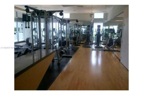 Condo in Miami, Florida, 1 bedroom № 1964363 - photo 18