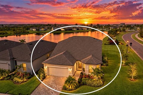 House in Parrish, Florida 3 bedrooms, 271.18 sq.m. № 2393389 - photo 4