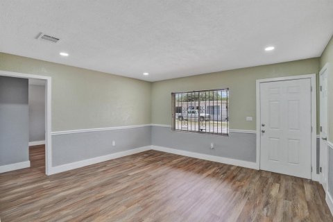 House in Miami, Florida 3 bedrooms, 184.69 sq.m. № 2260378 - photo 13
