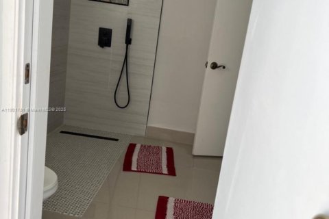 Купить виллу или дом в Майами, Флорида 4 спальни, 180.51м2, № 1951817 - фото 26