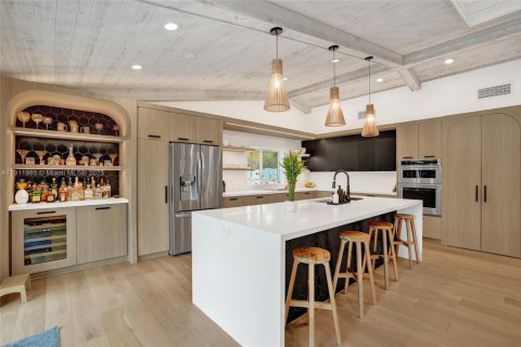 Casa en alquiler en Plantation, Florida, 4 dormitorios, 267.47 m2 № 1969367 - foto 1