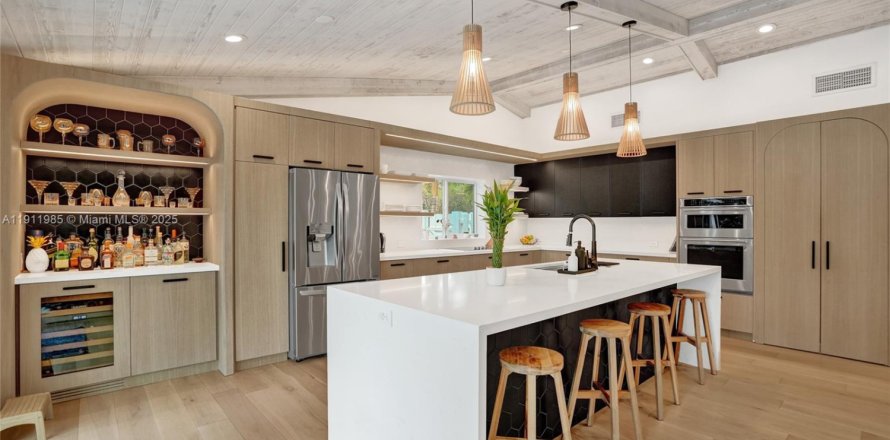 Casa en Plantation, Florida 4 dormitorios, 267.47 m2 № 1969367