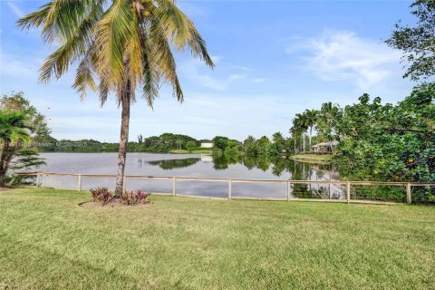 Casa en alquiler en Plantation, Florida, 4 dormitorios, 267.47 m2 № 1969367 - foto 21