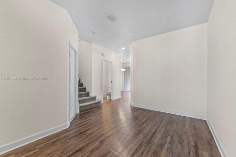 Townhouse in Homestead, Florida 3 bedrooms, 160.91 sq.m. № 1892149 - photo 5