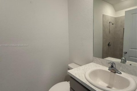 Townhouse in Florida City, Florida 3 bedrooms, 128.21 sq.m. № 2035275 - photo 6