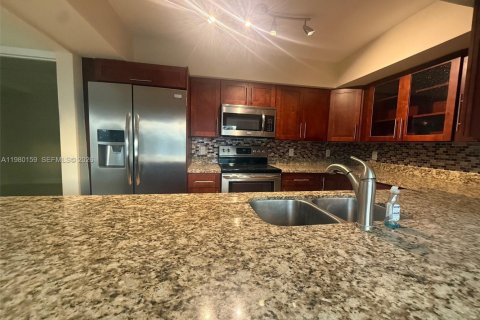 Copropriété à louer à Pompano Beach, Floride: 2 chambres, 90.58 m2 № 2046375 - photo 8