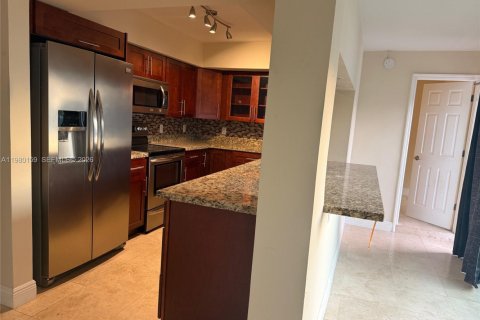 Copropriété à louer à Pompano Beach, Floride: 2 chambres, 90.58 m2 № 2046375 - photo 7