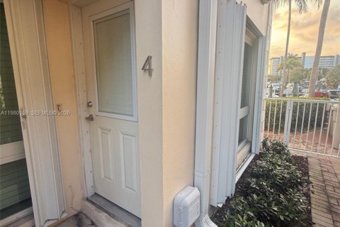 Copropriété à louer à Pompano Beach, Floride: 2 chambres, 90.58 m2 № 2046375 - photo 2