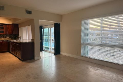 Condo à Pompano Beach, Floride, 2 chambres  № 2046375