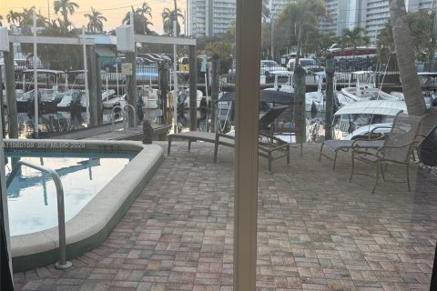 Copropriété à louer à Pompano Beach, Floride: 2 chambres, 90.58 m2 № 2046375 - photo 19