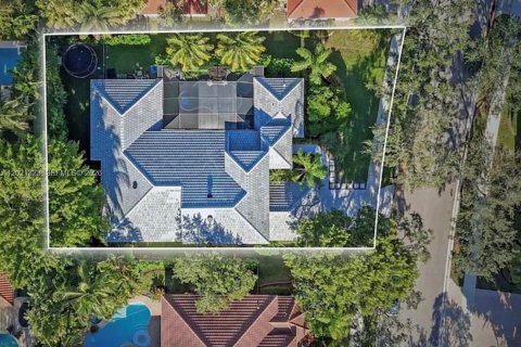 Снять в аренду виллу или дом в Уэстон, Флорида 7 спален, 367.15м2, № 2086122 - фото 29
