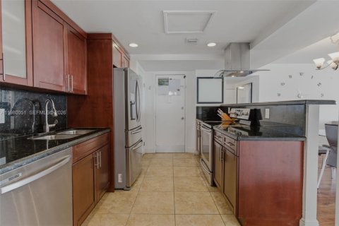 Copropriété à vendre à North Miami Beach, Floride: 2 chambres, 106.37 m2 № 2046464 - photo 2