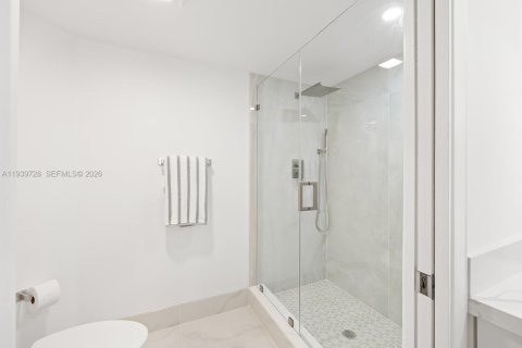 Condo in Pembroke Pines, Florida, 2 bedrooms  № 2003734 - photo 18