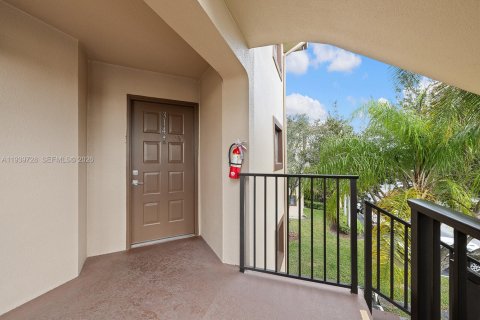 Condo in Pembroke Pines, Florida, 2 bedrooms  № 2003734 - photo 26