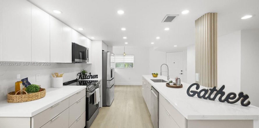 Condo in Pembroke Pines, Florida, 2 bedrooms  № 2003734