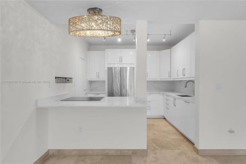 Condominio en venta en Miami Beach, Florida, 2 dormitorios, 118.91 m2 № 1889116 - foto 9