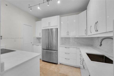 Condominio en venta en Miami Beach, Florida, 2 dormitorios, 118.91 m2 № 1889116 - foto 10