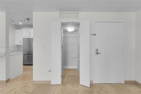 Condominio en venta en Miami Beach, Florida, 2 dormitorios, 118.91 m2 № 1889116 - foto 24